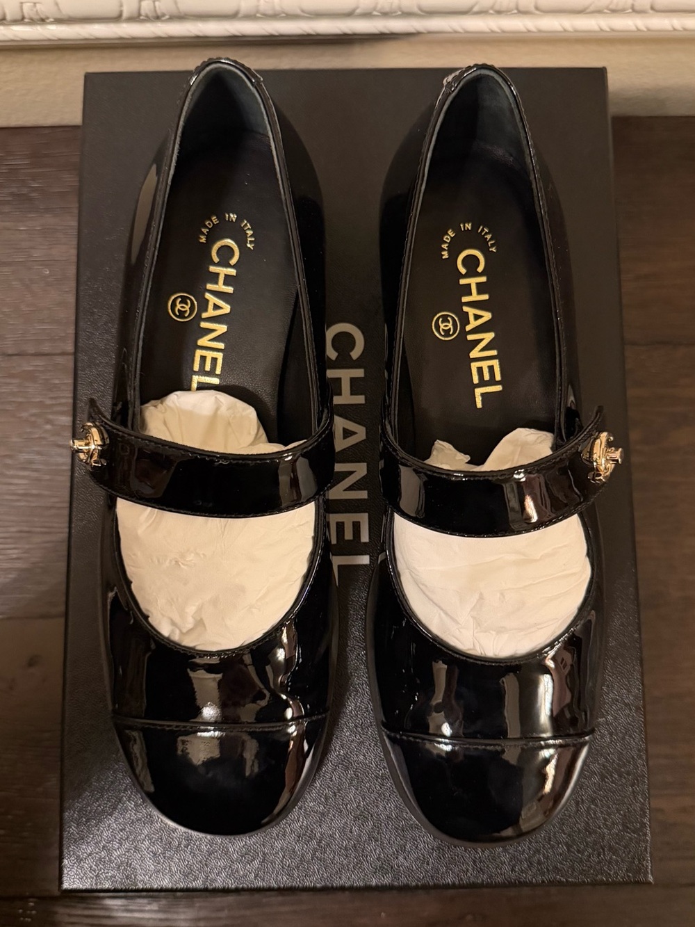 CHANEL Black Patent Calfskin CC Mary Jane Flats Size 36.5